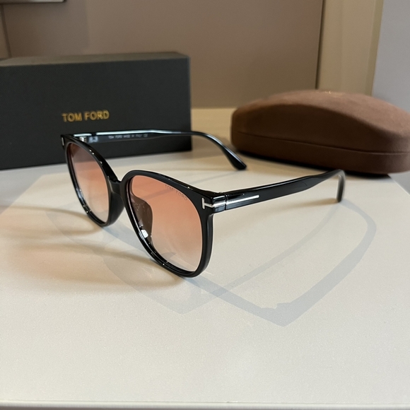 TOM FORD Men's Fashionable Casual Resort Sunglasses - Picture 3 of 6